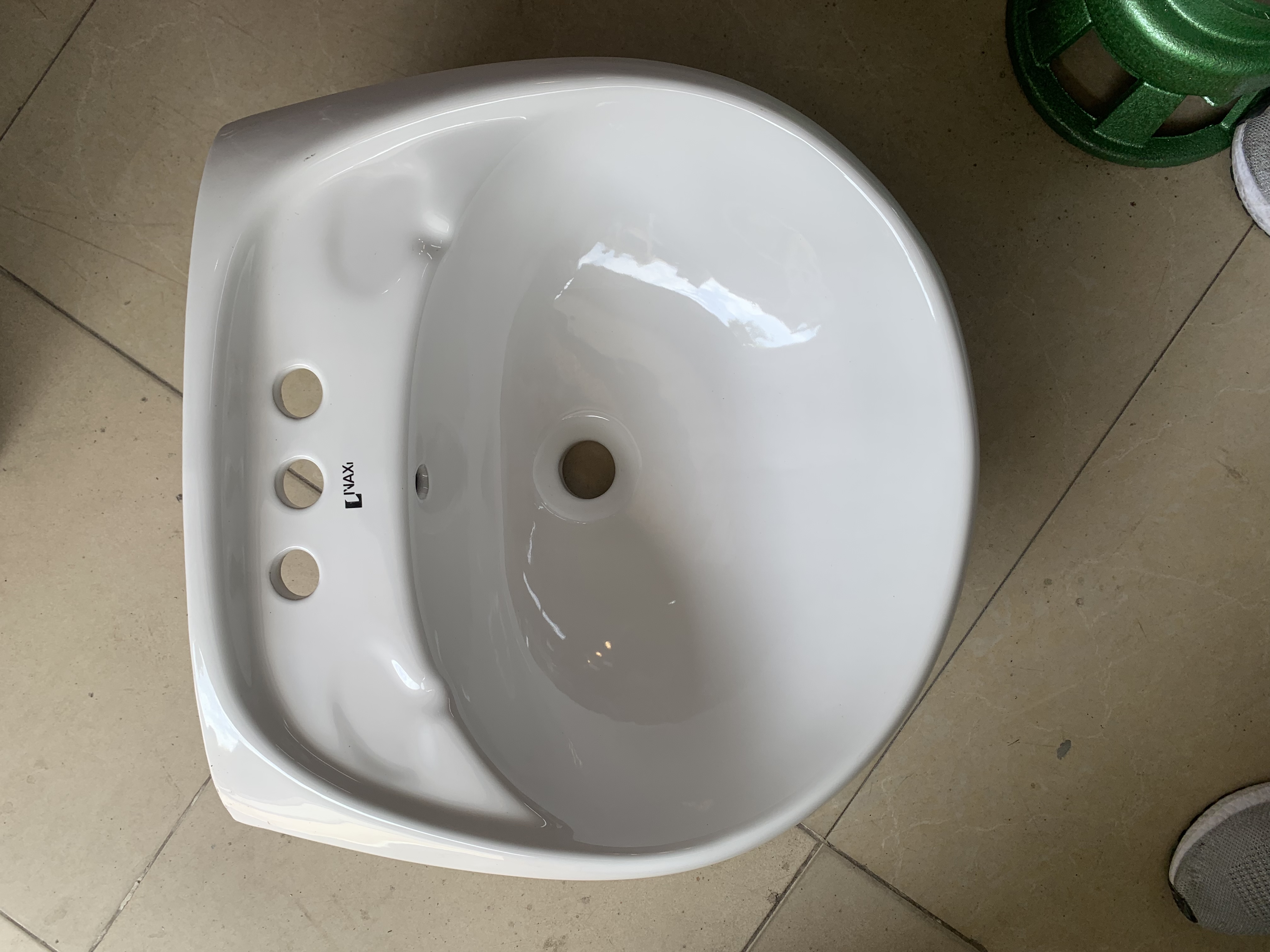 Chậu lavabo 3 lỗ loại to